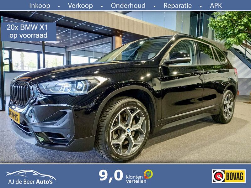 Zwart Gebruikt 2020 BMW X1 Executive SUV | € 32.490 (Iets duurder) - Afbeelding 1/4