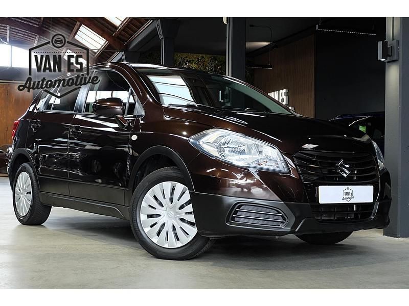 Bruin, metallic lak Gebruikt 2014 Suzuki SX4 S-Cross Comfort SUV | € 11.950 (Eerlijke prijs) - Afbeelding 1/4
