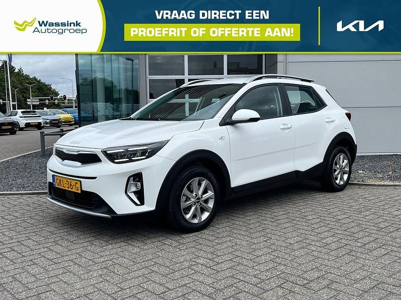 Wit Gebruikt 2024 Kia Stonic SUV | € 23.895 (Iets duurder) - Afbeelding 1/4