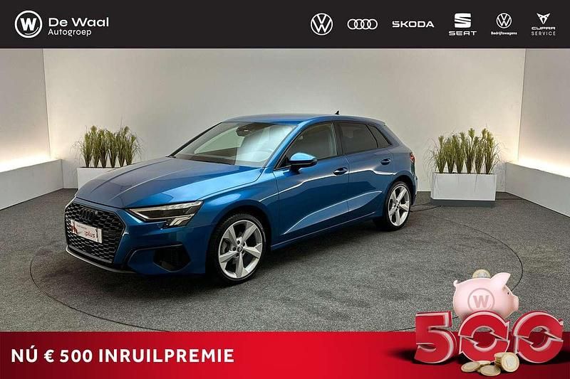 Blauw, metallic lak Gebruikt 2023 Audi A3 Sportback Advanced Hatchback | € 28.700 (Goede deal) - Afbeelding 1/3