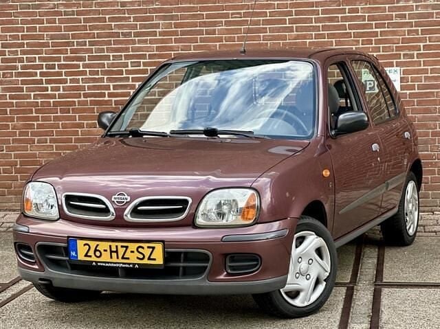 Rood Gebruikt 2002 Nissan Micra Comfort Hatchback | € 2.750 (Duur) - Afbeelding 1/4