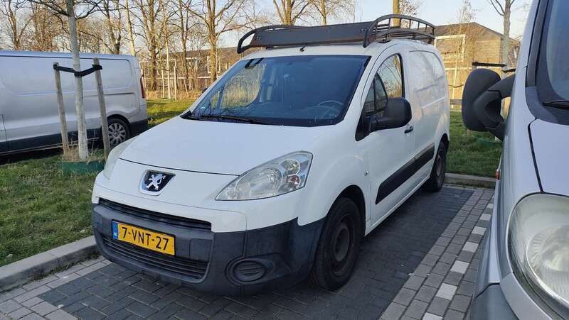 Wit Gebruikt 2011 Peugeot Partner MPV | € 3.950 (Duur) - Afbeelding 1/4
