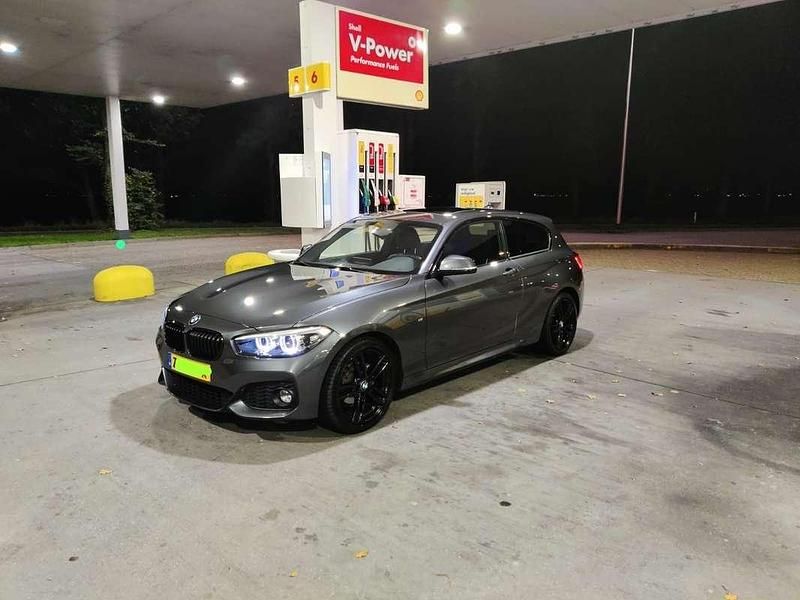 Grijs Occasion 2019 BMW 118 M Sport Hatchback | € 14.999 (Duur) - Afbeelding 1/4