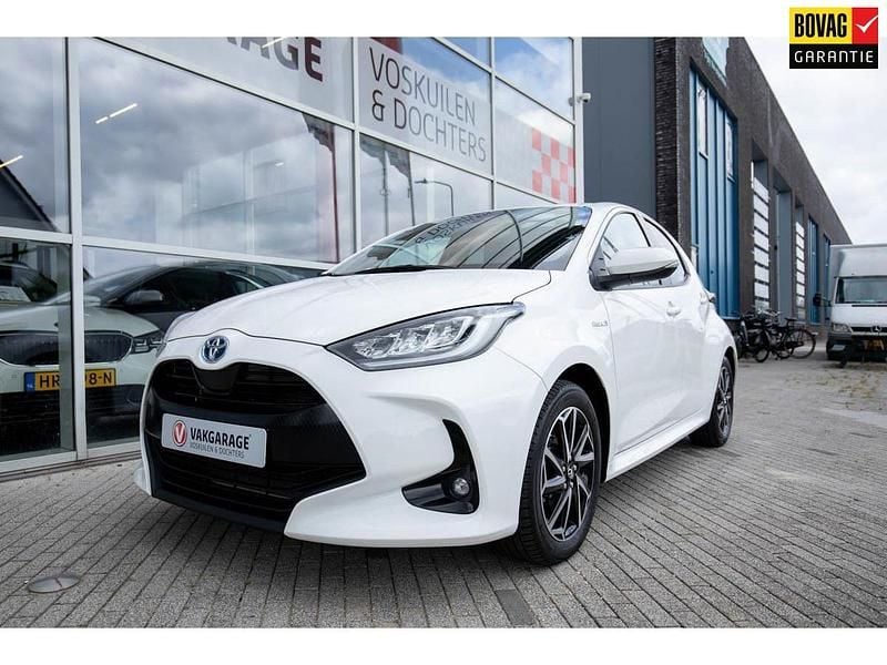 Occasion Toyota Yaris Design 116 PK (85 kW) 2021 Wit Hatchback