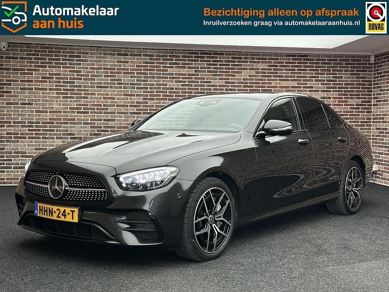 Grijs Gebruikt 2021 Mercedes E300 Business Sedan | € 47.850 (Iets duurder) - Afbeelding 1/4