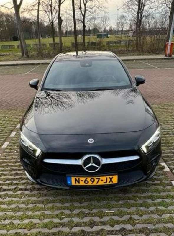 Zwart Gebruikt 2019 Mercedes A220 Premium Plus Stationwagen | € 24.000 (Goede deal) - Afbeelding 1/4