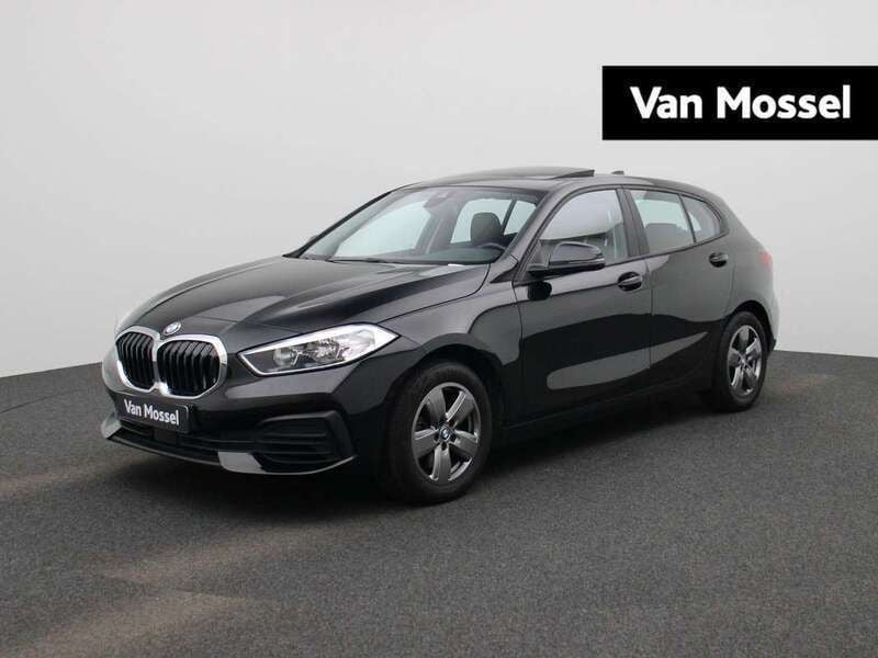 Zwart Gebruikt 2019 BMW 118 Executive Hatchback | € 23.945 (Eerlijke prijs) - Afbeelding 1/3