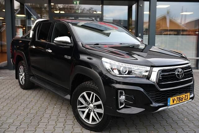 Zwart (metallic) Gebruikt 2019 Toyota HiLux Limited Pickup | € 34.995 (Super prijs) - Afbeelding 1/4