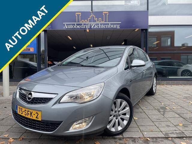 Grijs Gebruikt 2011 Opel Astra Cosmo Hatchback | € 7.449 (Eerlijke prijs) - Afbeelding 1/4