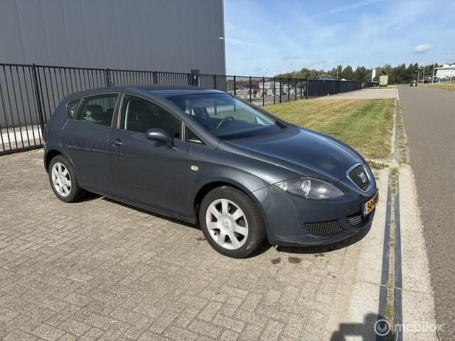 Grijs Gebruikt 2007 Seat Leon Hatchback | € 1.399 (Goede deal) - Afbeelding 1/4