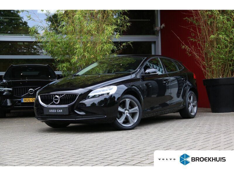 Zwart Gebruikt 2016 Volvo V40 Stationwagen | € 14.900 (Super prijs) - Afbeelding 1/4