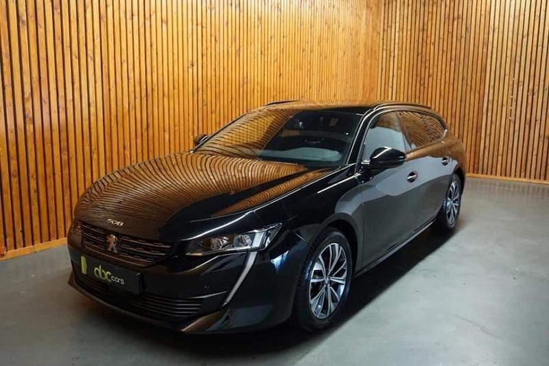 Zwart (metallic) Occasion 2023 Peugeot 508 SW Allure Stationwagen | € 27.900 (Eerlijke prijs) - Afbeelding 1/4
