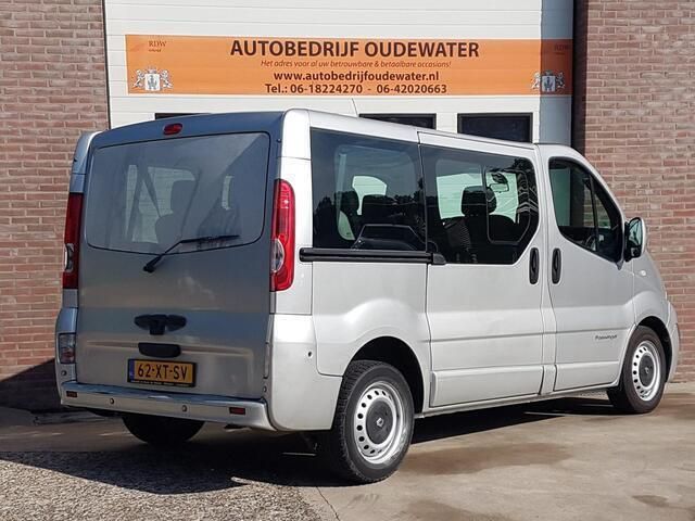 Occasion Renault Trafic Authentique 114 PK (83 kW) 2007 Grijs MPV