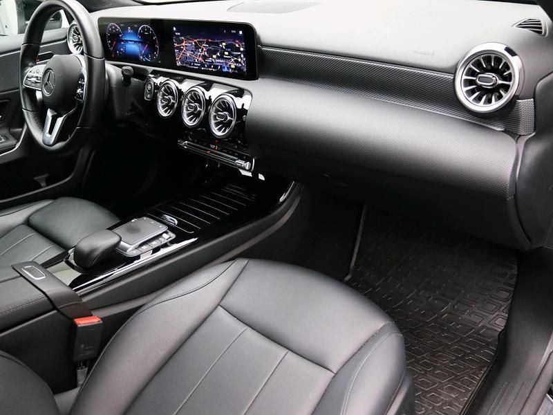 Occasion Mercedes A180 Business 136 PK (100 kW) 2022 Zwart Sedan