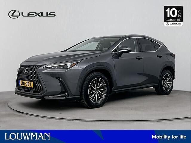 Grijs Gebruikt 2022 Lexus NX450h+ Business Edition SUV | € 48.750 - Afbeelding 1/4