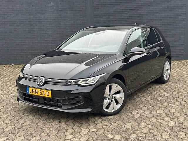 Occasion VW Golf VIII Edition 116 PK (85 kW) 2025 Zwart Hatchback