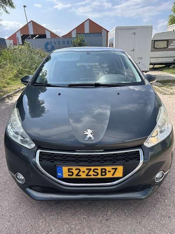 Grijs Gebruikt 2013 Peugeot 208 Allure Hatchback | € 2.750 (Goede deal) - Afbeelding 1/4