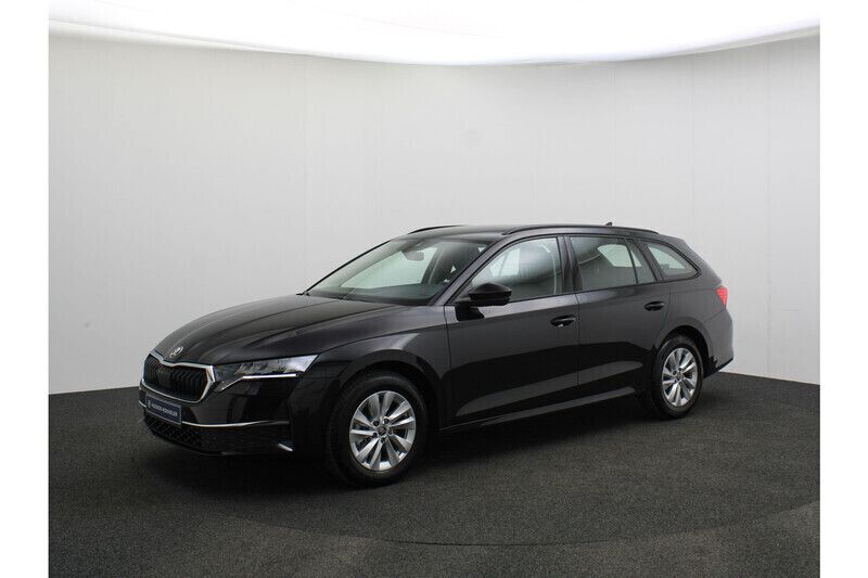 Zwart Nieuw 2024 Skoda Octavia Business Line Stationwagen | € 39.490 (Goede deal) - Afbeelding 1/4