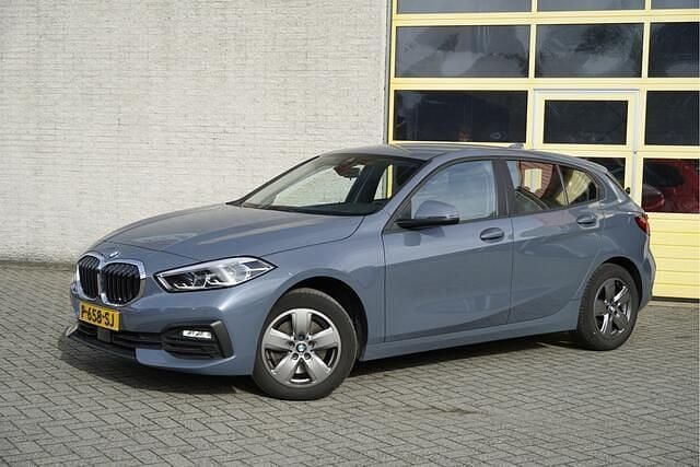 Occasion BMW 118 136 PK (100 kW) 2022 Grijs Hatchback