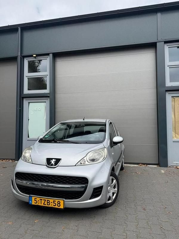Gebruikt 2009 Peugeot 107 Hatchback | € 1.950 (Goede deal) - Afbeelding 1/4