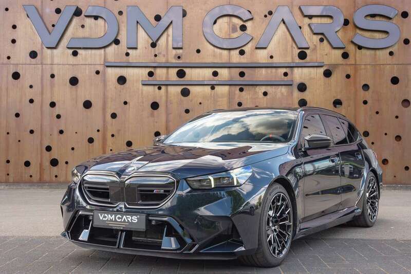 Zwart, metallic lak Gebruikt 2025 BMW M5 Comfort Edition Stationwagen | € 162.900 - Afbeelding 1/4