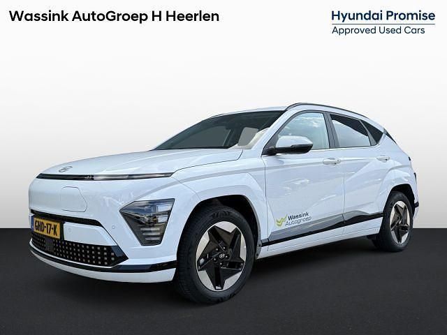 Atlas white Gebruikt 2024 Hyundai Kona Comfort SUV | € 35.735 - Afbeelding 1/1