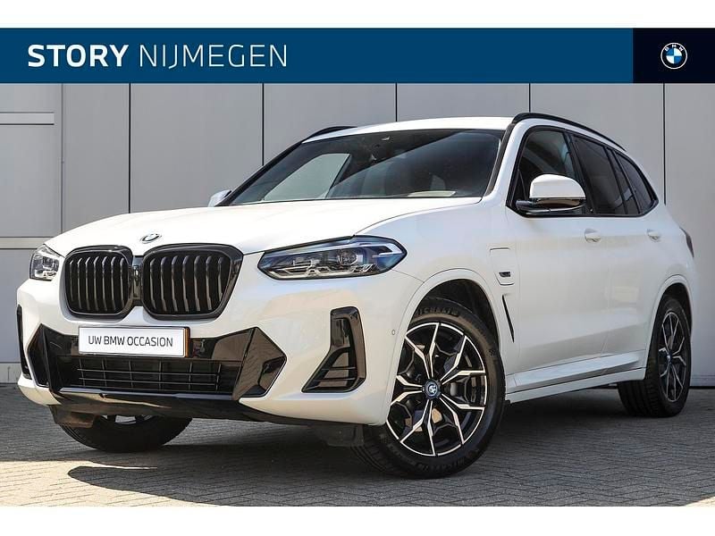 Alpinweiss iii Occasion 2022 BMW X3 Executive SUV | € 45.950 (Eerlijke prijs) - Afbeelding 1/4