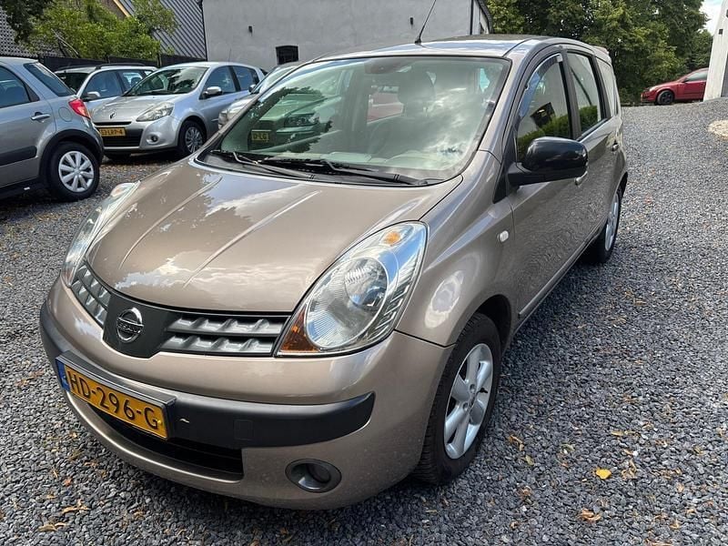 Bruin, metallic lak Gebruikt 2007 Nissan Note Visia MPV | € 2.499 (Eerlijke prijs) - Afbeelding 1/4