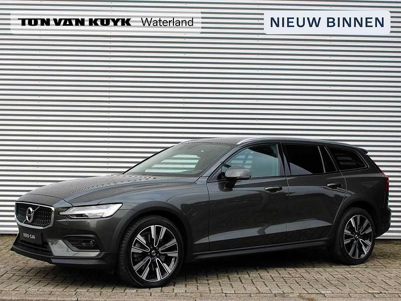 Grijs Gebruikt 2018 Volvo V60 CC Pro Stationwagen | € 33.950 (Duur) - Afbeelding 1/4