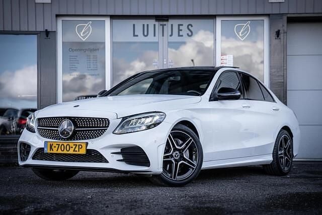 Wit Gebruikt 2021 Mercedes C180 AMG Sedan | € 31.500 (Super prijs) - Afbeelding 1/4