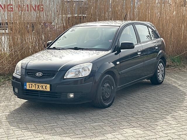 Occasion Kia Rio 97 PK (71 kW) 2007 Zwart Hatchback
