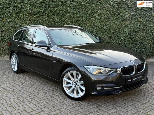 Bruin Gebruikt 2017 BMW 318 Executive Stationwagen | € 13.750 (Eerlijke prijs) - Afbeelding 1/4
