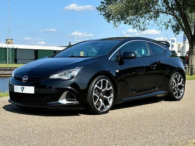 Zwart Gebruikt 2018 Opel Astra GTC OPC Hatchback | € 18.750 - Afbeelding 1/4