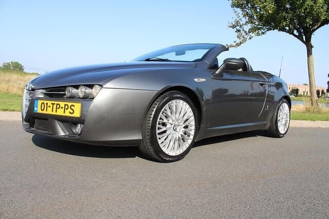 Grijs Gebruikt 2007 Alfa Romeo Spider Cabriolet | € 7.475 (Eerlijke prijs) - Afbeelding 1/4