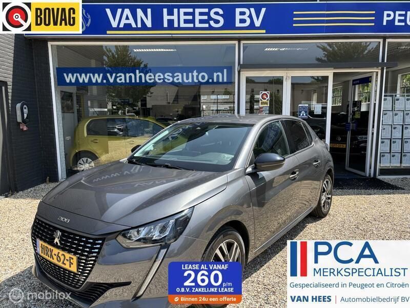 Grijs Gebruikt 2023 Peugeot 208 Allure Hatchback | € 20.445 (Eerlijke prijs) - Afbeelding 1/4