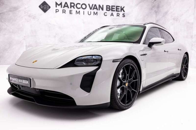 Grijs Gebruikt 2022 Porsche Taycan Sport Turismo Sedan | € 82.850 (Duur) - Afbeelding 1/4