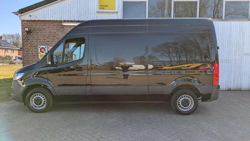 Zwart Gebruikt 2019 Mercedes Sprinter Van | € 22.500 (Eerlijke prijs) - Afbeelding 1/4