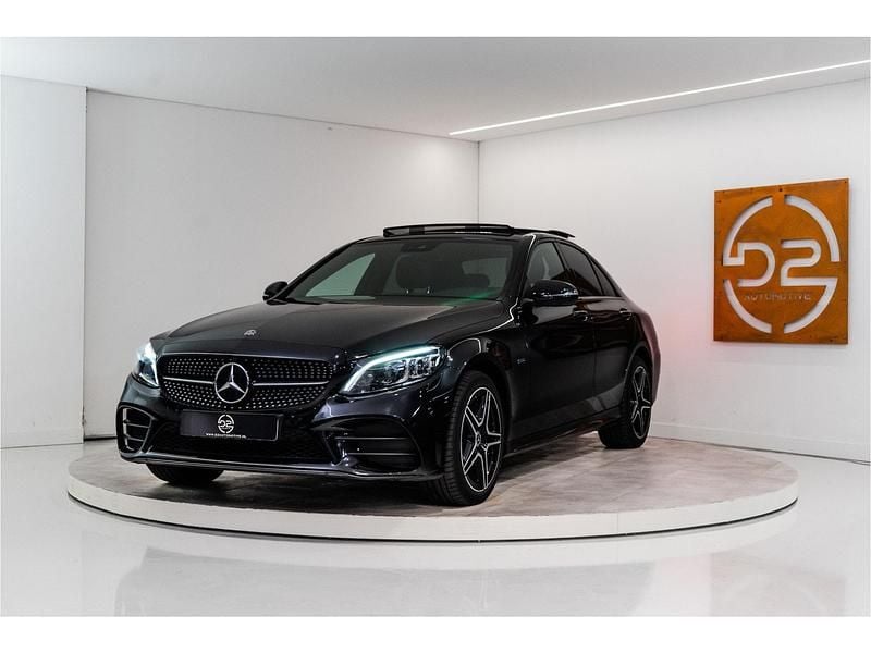 Zwart Gebruikt 2021 Mercedes C300 Business Sedan | € 35.980 (Goede deal) - Afbeelding 1/4