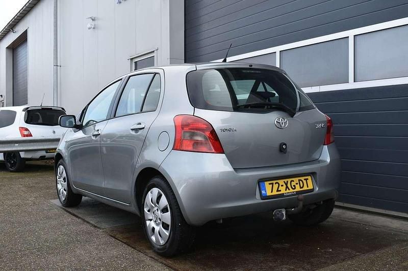 Occasion Toyota Yaris Sol 87 PK (63 kW) 2007 Grijs Hatchback