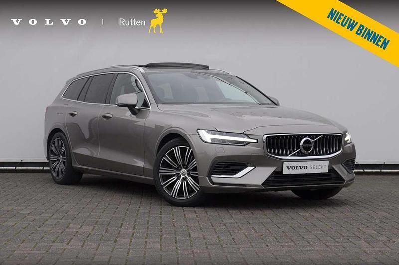 Grijs Gebruikt 2021 Volvo V60 Inscription Stationwagen | € 35.840 (Iets duurder) - Afbeelding 1/4