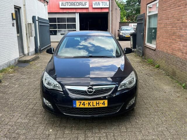 Occasion Opel Astra Edition 116 PK (85 kW) 2010 Zwart Hatchback