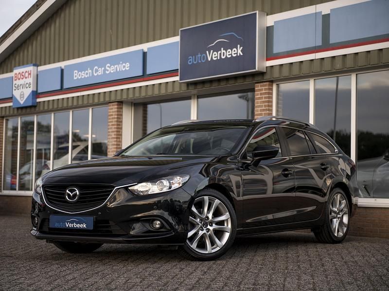 Zwart, metallic lak Gebruikt 2014 Mazda 6 Center-Line Stationwagen | € 13.990 (Iets duurder) - Afbeelding 1/4