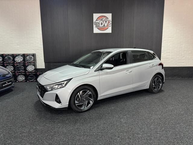 Grijs Gebruikt 2021 Hyundai i20 Premium Hatchback | € 15.445 (Goede deal) - Afbeelding 1/4