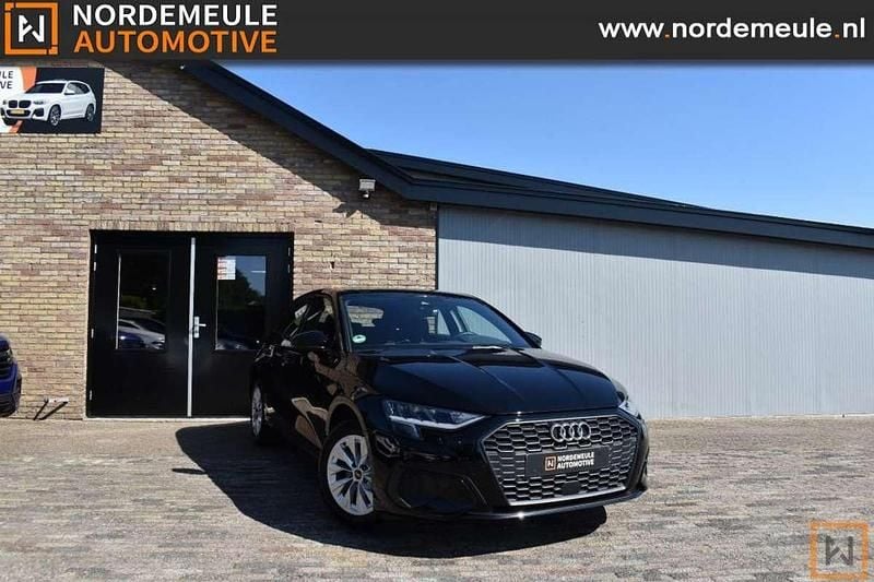 Zwart Gebruikt 2022 Audi A3 e-tron Hatchback | € 23.900 (Goede deal) - Afbeelding 1/4