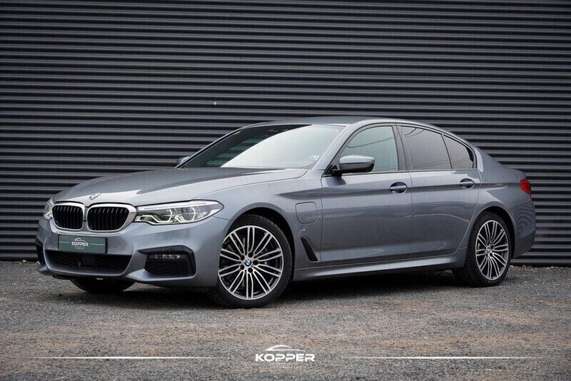 Grijs Gebruikt 2019 BMW 530e Executive Sedan | € 29.750 (Goede deal) - Afbeelding 1/4