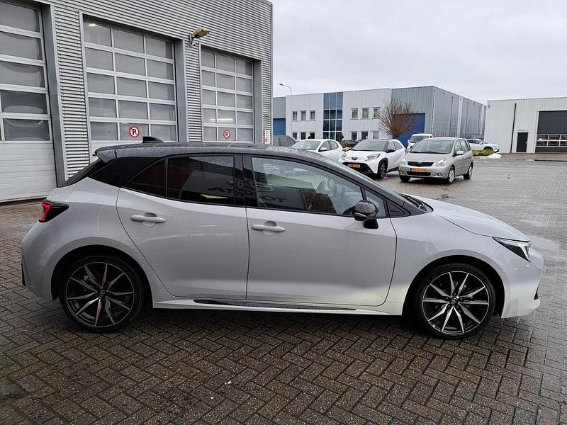 Occasion Toyota Corolla Hybrid Sport 140 PK (102 kW) 2024 Grijs Hatchback