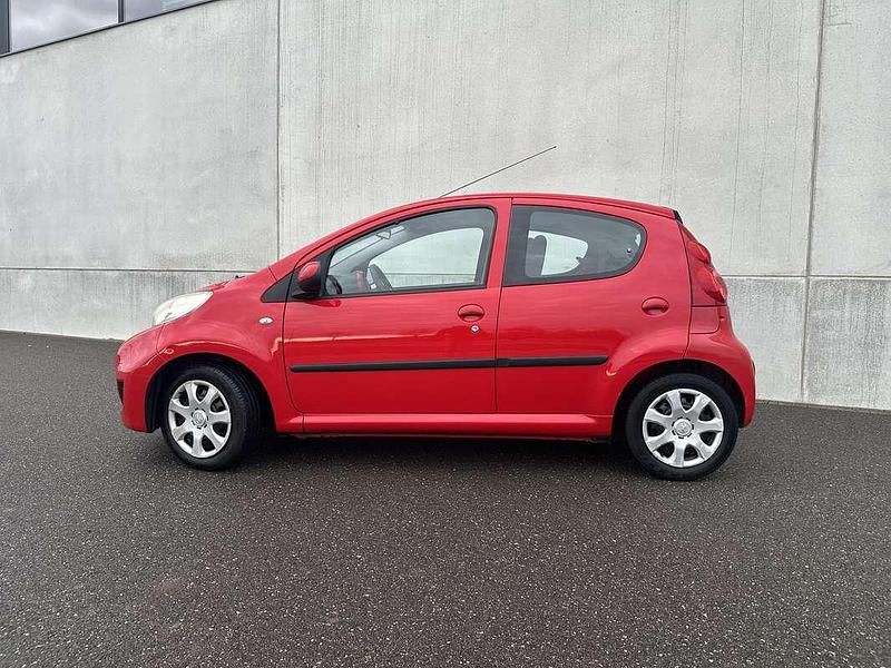 Occasion Peugeot 107 68 PK (50 kW) 2011 Rood Hatchback