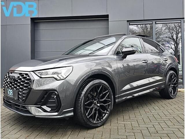 Occasion Audi Q3 Sportback Black Edition 150 PK (110 kW) 2024 Grijs SUV