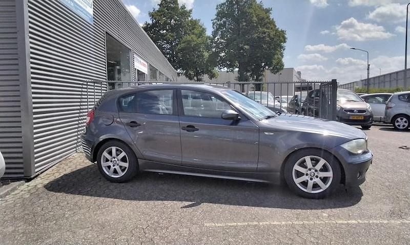 Occasion BMW 118 Executive 2006 Grijs (metallic) Hatchback