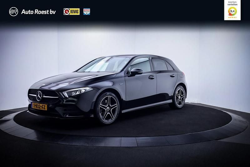 Zwart Gebruikt 2021 Mercedes A250 AMG Hatchback | € 27.125 (Super prijs) - Afbeelding 1/4